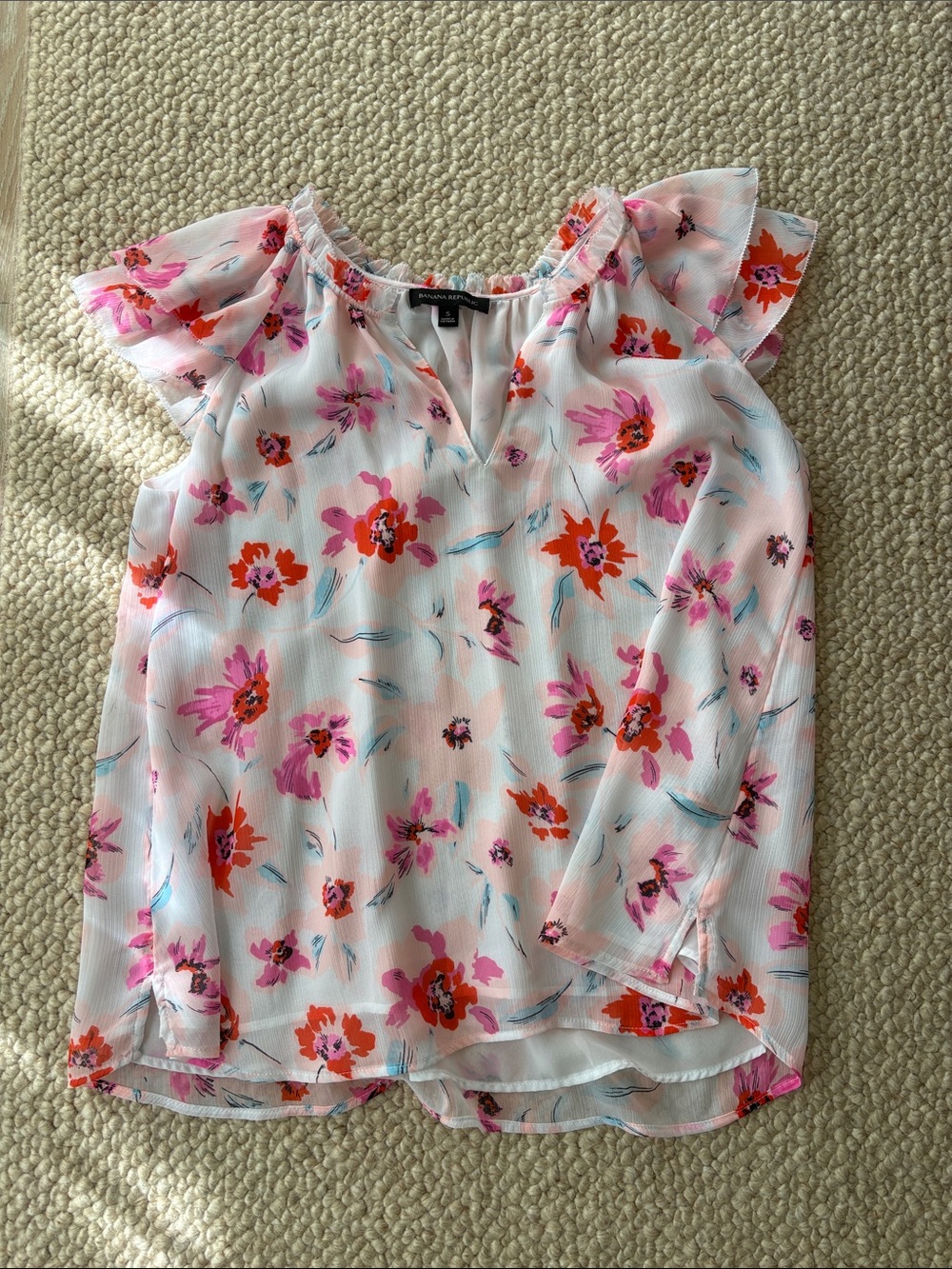 Banana Republic White Floral Flutter Sleeve Blouse